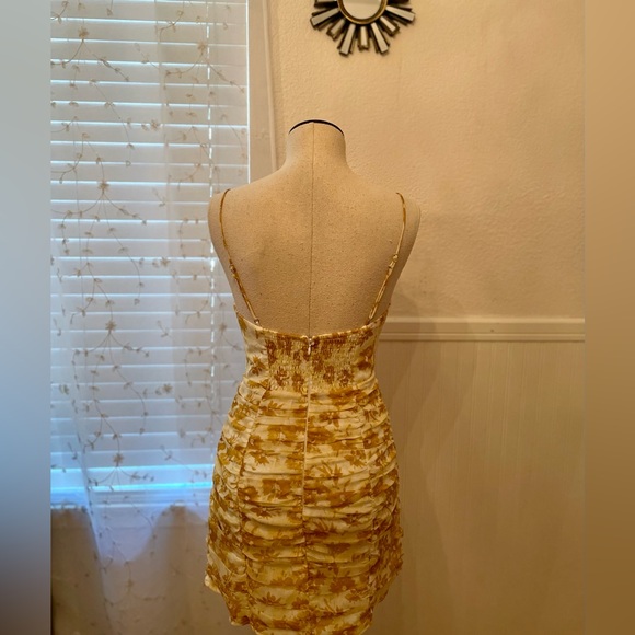Selfie Leslie Mini Yellow Dress - Picture 6 of 9